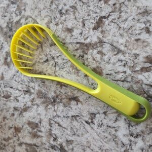 Chefin Lime Green and Black Avocado Tool for Kitchen Efficiency